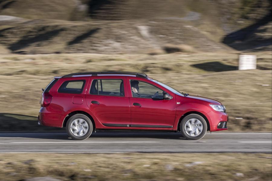  Dacia Logan MCV 2017 года  (UK) (фото 10 из 30)